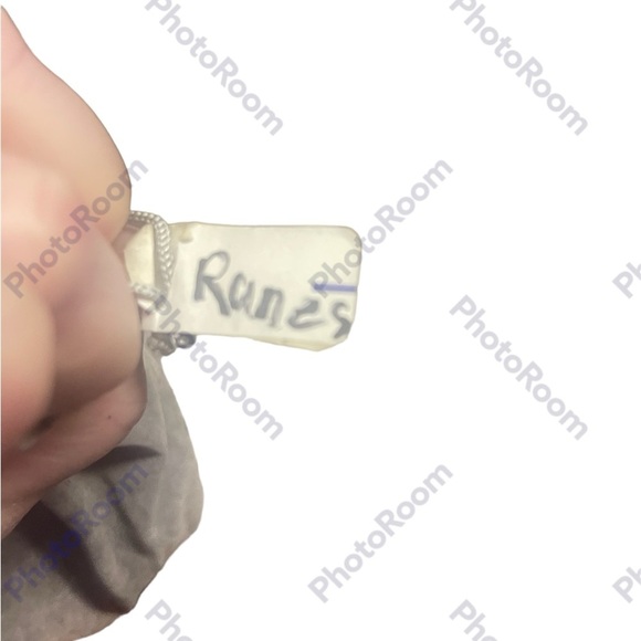 The book of runes set missing the booklet - Picture 2 of 2